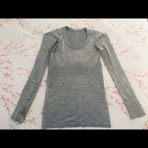 Lululemon Athletica top